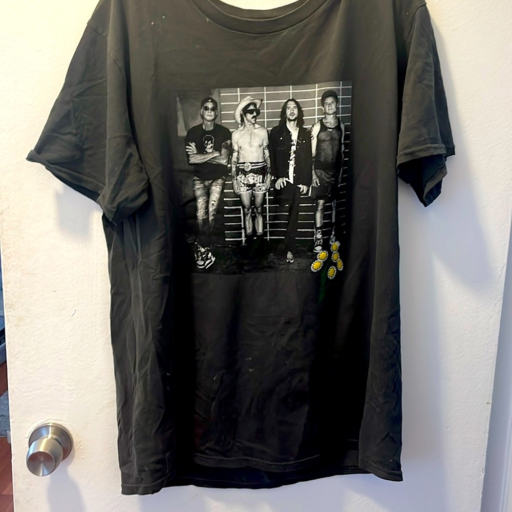 FINALLY GOT IT! - official concert merchandise** Red Hot Chili Peppers TShirt